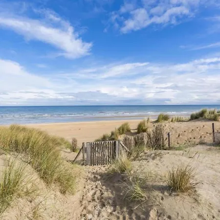 Apartamento Charming Apartment Near Beach